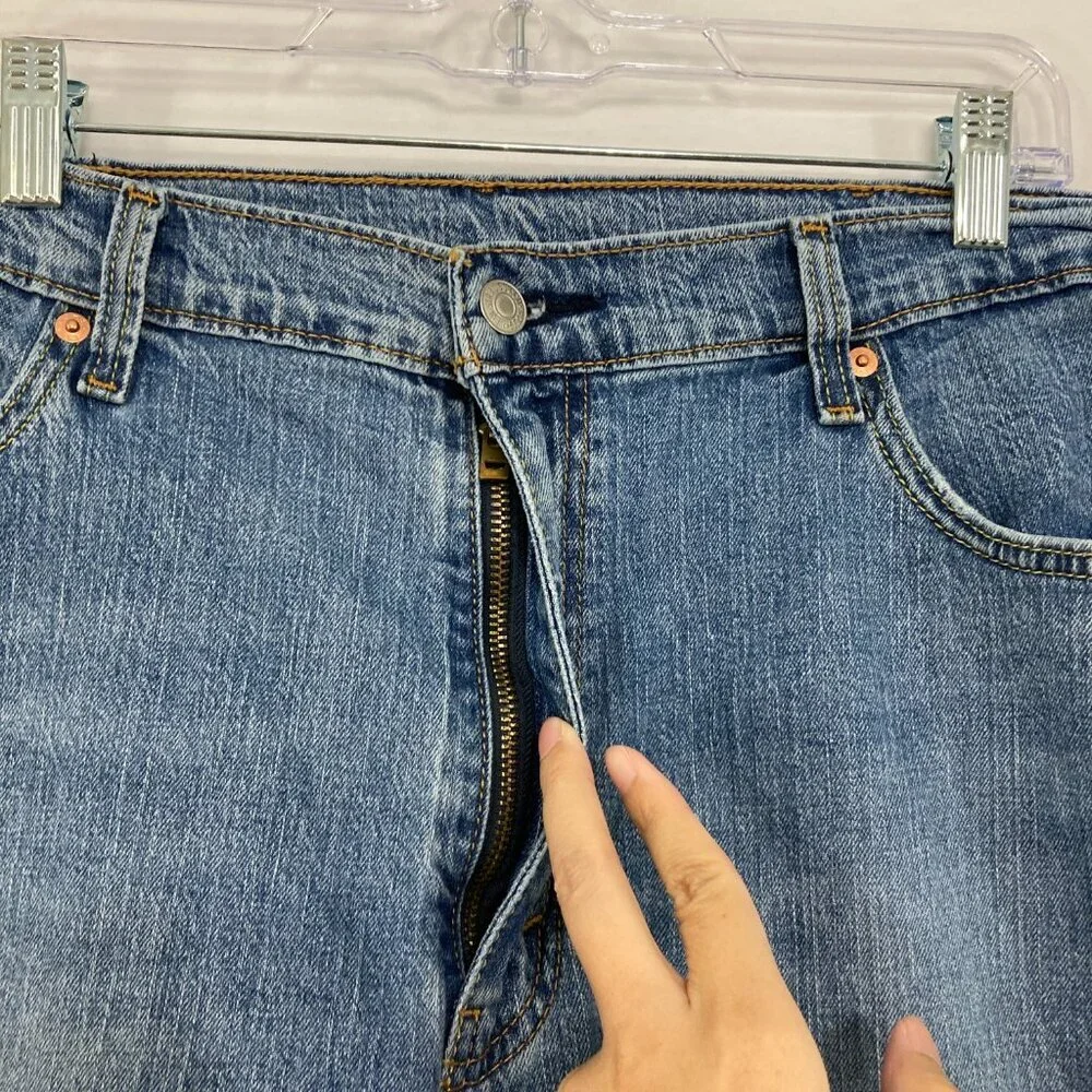 Levi’s 541‎ Men’s size 40x28 Blue Athletic Fit Jeans Casual